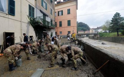Alluvione: caos trasporti a Genova, allagamenti a Parma