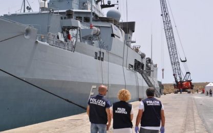 Migranti, ok alla missione navale Ue anti-scafisti