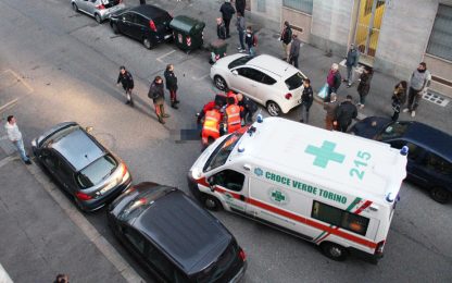 Agguato in strada a Torino, muore un 47enne colpito alla schiena