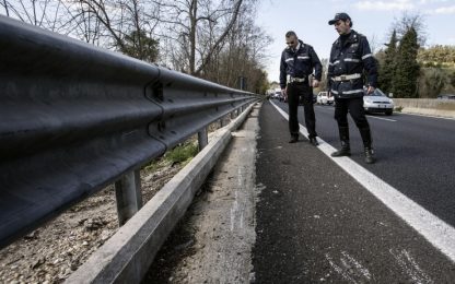 Roma, 4 ciclisti investiti da Suv: un morto