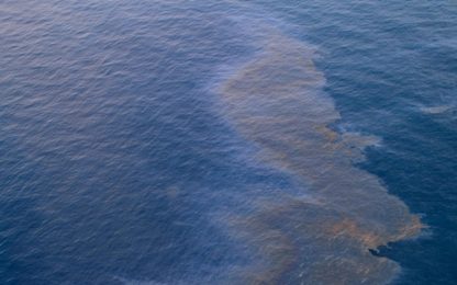 Petrolio in mare in Liguria, la situazione è ora sotto controllo