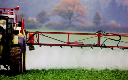 Aumentano i pesticidi nelle acque italiane: nel 64% di laghi e fiumi