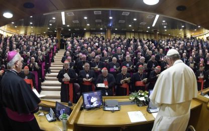 Il Papa ai vescovi: "Tenete solo i beni che servono a fede e carità"