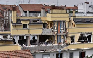 Esplosione via Brioschi, fermato per strage papà delle bimbe ustionate