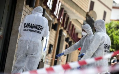 Roma, sparatoria in una farmacia: feriti un carabiniere e un passante