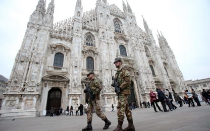 Milano, turista rimane chiuso dentro al Duomo e dorme sul tetto