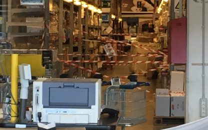 Cagliari, bimba di 2 anni muore travolta da scaffale al supermercato