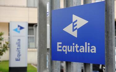 Equitalia, buste sospette in alcune sedi: impiegati in ospedale
