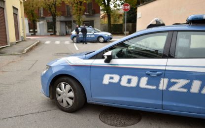 Calabria: tre arresti per prostituzione minorile, c'è anche un prete