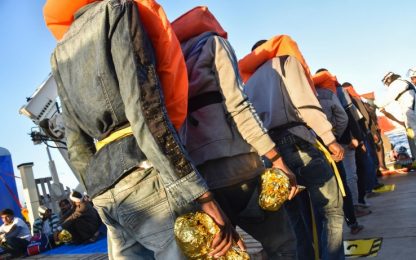 Migranti, recuperati otto cadaveri al largo della Libia
