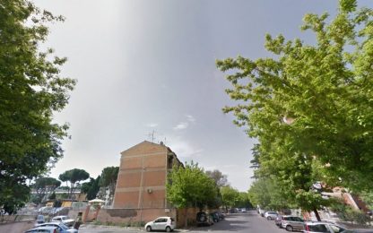Roma, rivolta contro casa popolare assegnata a famiglia straniera