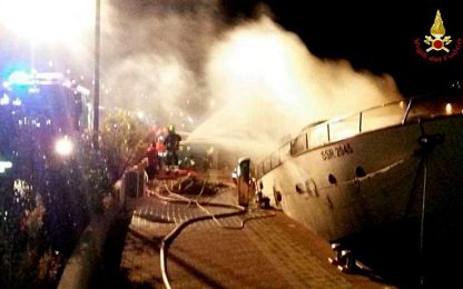 Yacht in fiamme nel Savonese: tre vittime