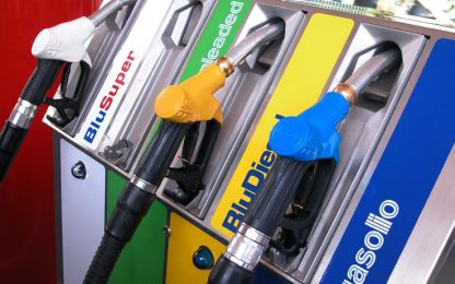 Record storico per la benzina: un litro costa 1,568 euro
