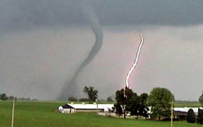 Usa: un tornado su Nord Dakota e Minnesota. Guarda il video