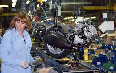 Disoccupazione in calo, ma una donna su due è senza lavoro