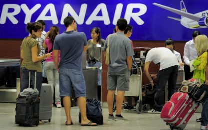 Ryanair: il secondo pilota porterà panini