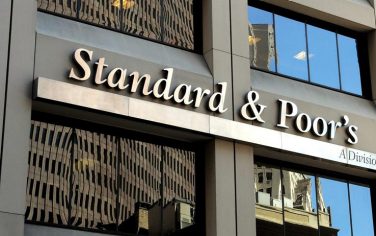 FILE USA STANDARD AND POORS REDUCES GREECE RATING