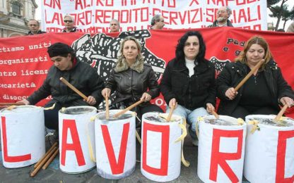 Istat: "Un quarto degli italiani a rischio povertà"