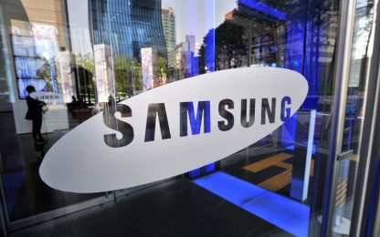 Samsung, la battaglia sui telefonini e l'embargo di dati
