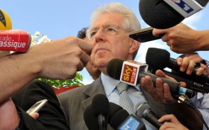 Monti riceve l'appoggio del Vaticano. Grillo: "Energumeno"