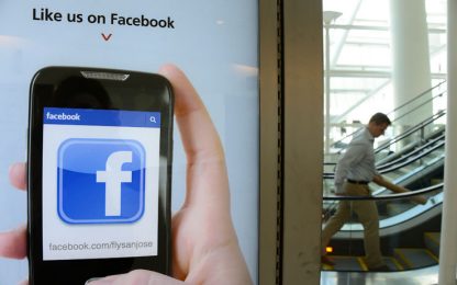 Notizie sponsorizzate e referendum, Facebook sotto accusa