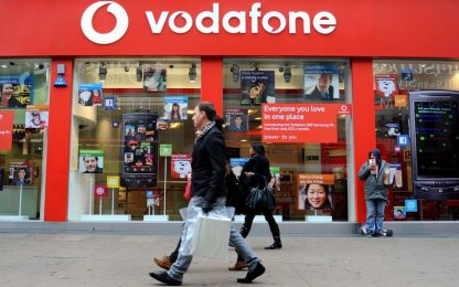 Vodafone: da alcuni governi accesso diretto a dati utenti
