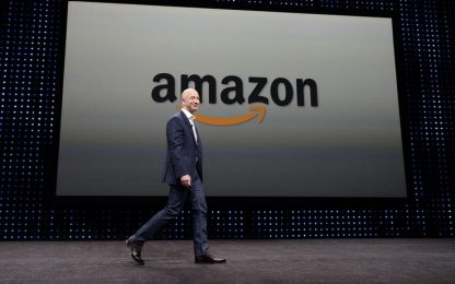 Usa, Jeff Bezos di Amazon compra il Washington Post