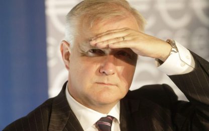 Rehn: "Un'altra manovra? Dovrà decidere l'Italia"