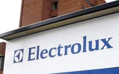 Electrolux, "salari dimezzati per restare in Italia"