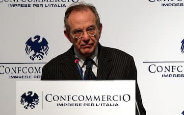 Padoan: "Con riforme più tempo per rispettare vincoli"