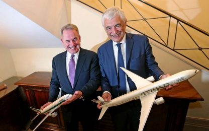 Alitalia, siglato l'accordo con Etihad