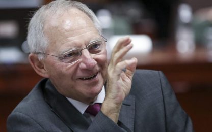 Schäuble: "Su flessibilità Draghi è stato interpretato male"
