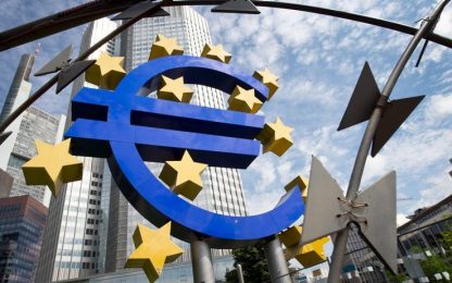 Bce lascia tassi invariati. Ocse: Italia verso forte indebolimento