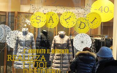 Saldi al via in 4 regioni. Il 5 gennaio tocca anche alle altre