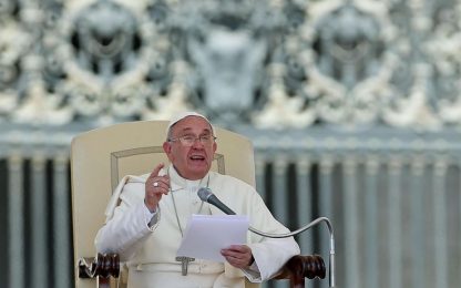 Il Papa: "I ritmi sregolati della festa fanno spesso vittime giovani"