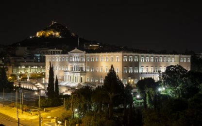 Grecia, sì al piano Ue: la lunga notte di Atene