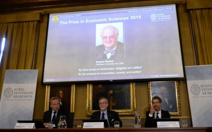 Nobel per l'Economia ad Angus Deaton per gli studi su Welfare e povertà