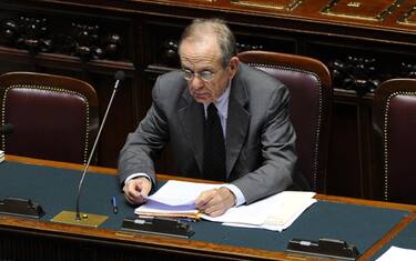 Banche, Padoan: "Salvati 12 miliardi di depositi"