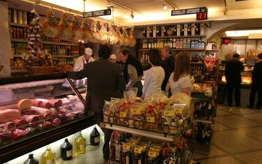 La crisi a tavola: crolla il consumo di carne, frutta, verdura e pesce