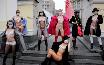 Elezioni in Ucraina, la protesta si fa nuda