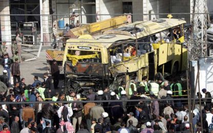 Damasco, esplode un bus. Morti e feriti
