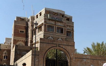Yemen, USA e GB chiudono le ambasciate