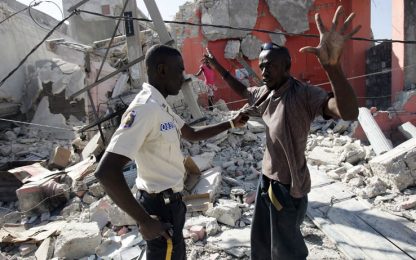 Haiti, spari contro gli sciacalli. Guarda le immagini
