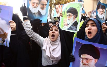 Iran, altri 9 impiccati. Moussavi: c'è ancora la dittatura