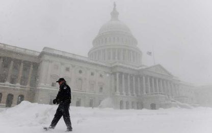 Washington e New York sotto una tempesta di neve