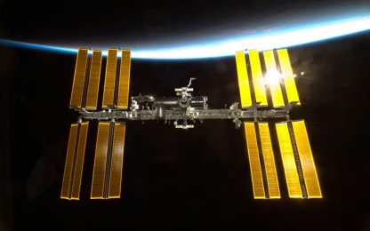 Stazione spaziale, gli astronauti a spasso tra le stelle