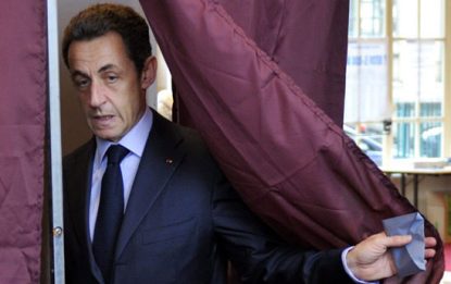 La Francia volta le spalle a Sarkozy: vola la sinistra