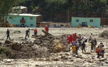 Perù, frana travolge villaggio: almeno 20 morti