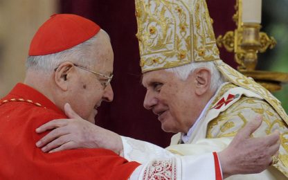 Pedofilia, Sodano al Papa: "Tutta la Chiesa è con lei"