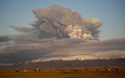 Cenere vulcanica, allarme Oms per rischi salute